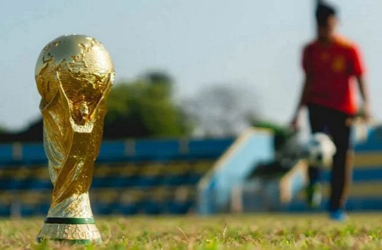 trophee-coupe-du-monde-696x392-3-1-768x504-1