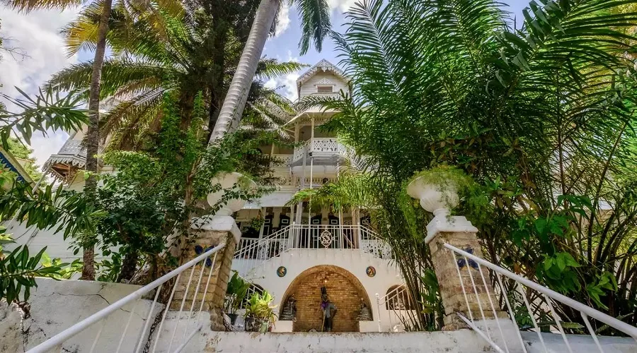 Hotel Oloffson, Port-au-Prince / Photo: Jean Oscar Augustin